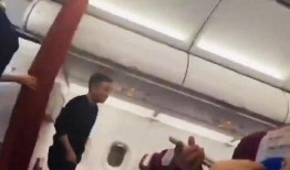 空姐爆料事件视频播放,揭秘航班服务背后真相