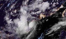 最新爆料台风视频播放,台风来袭！最新视频揭秘惊心动魄的瞬间